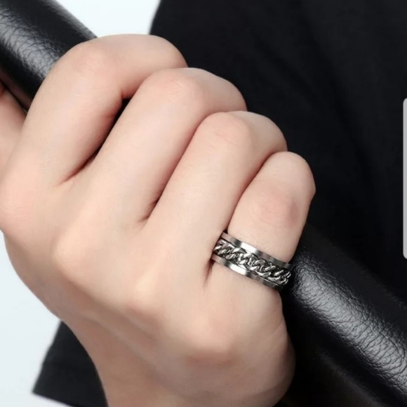 Stainless Steel Spinner Ring - Picture 2 of 3